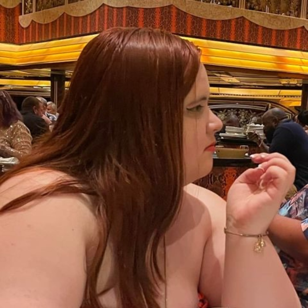 Meet your Posher, Luci